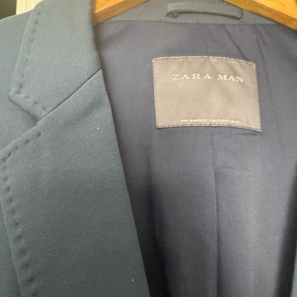 Zara Man Navy Blue Blazer – Slim Fit, 2-Button, Classic Style - Picture 2 of 4